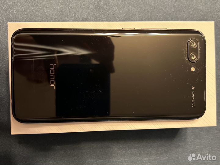 HONOR 10, 4/64 ГБ
