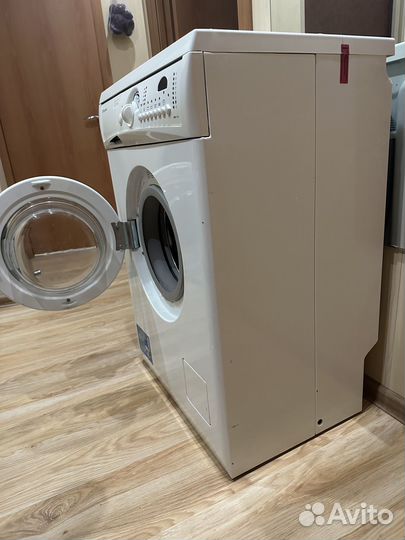 Стиральная машина Electrolux EWS 1046