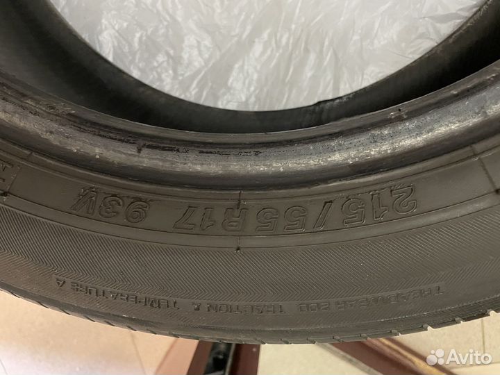 Yokohama dB Decibel E70D 215/55 R17 93Y