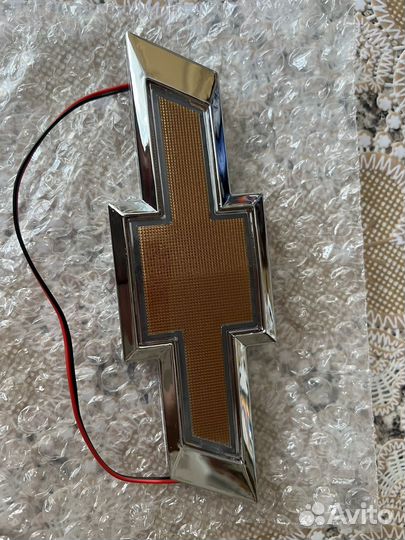 5d эмблема светящаяся Шевроле