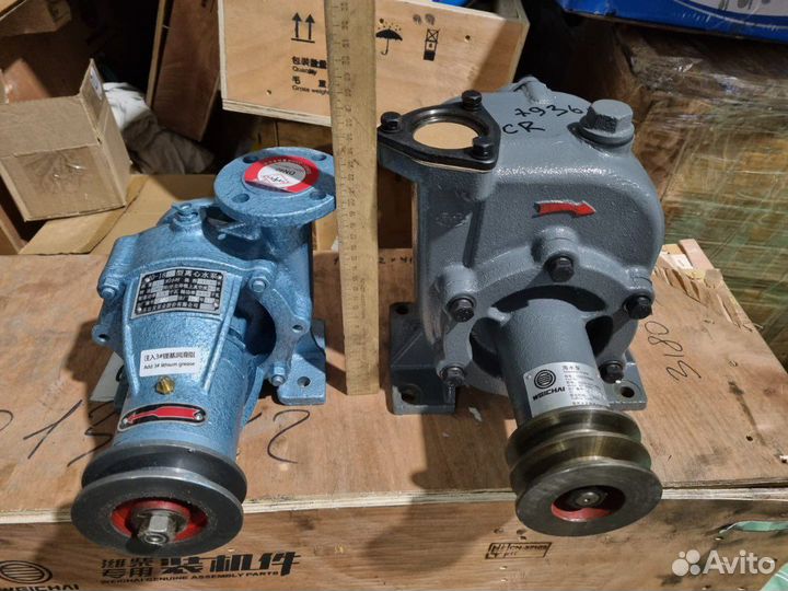 Насос забортной воды для судовых двигателей