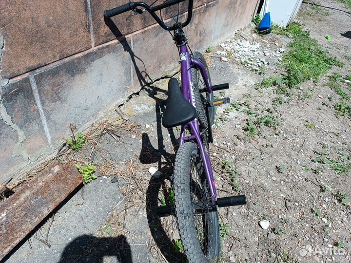 Продам bmx норм состояние всего ему 2 месяца