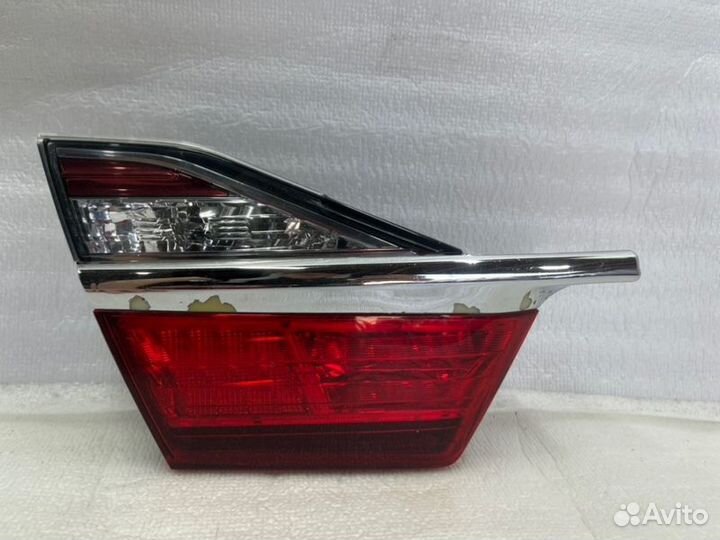 Фонарь внутренний задний левый Toyota Camry V55