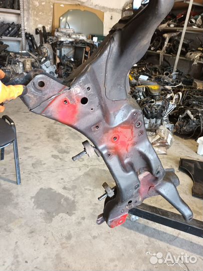 Передний подрамник балка подмоторная Lancer 9