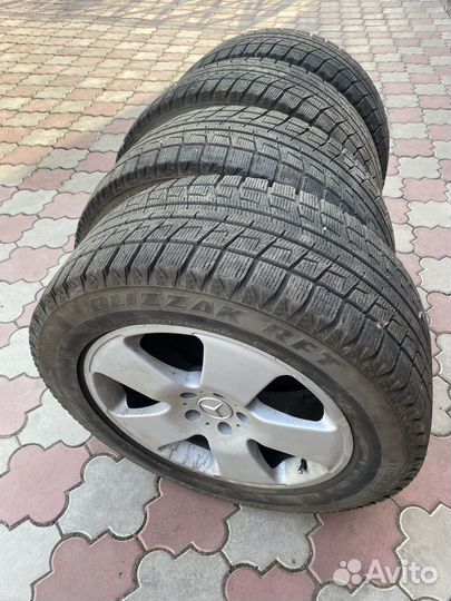 Bridgestone Blizzak RFT 255/55 R18 91E
