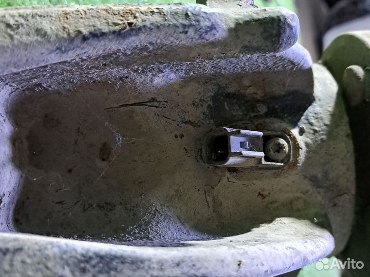 Кулак поворотный правый Форд Мондео 4