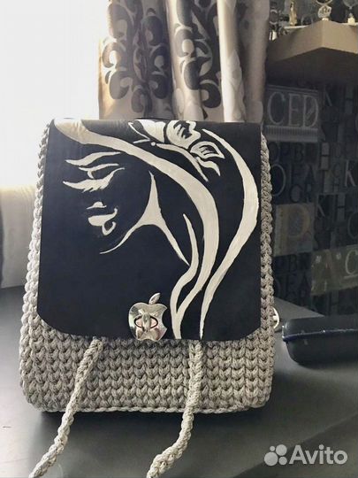 Сумочки и рюкзаки