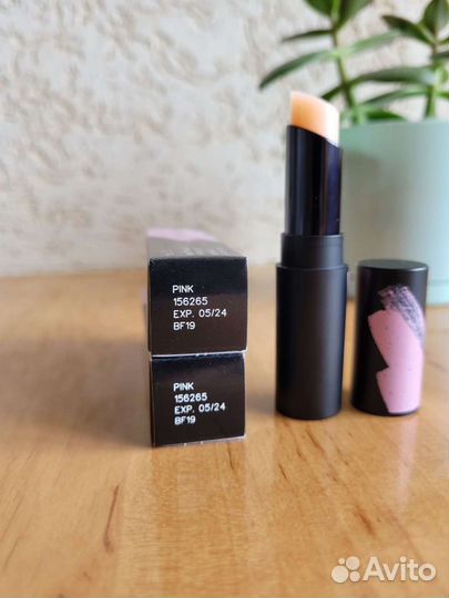 Помада, бальзам для губ Mary Kay