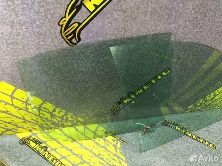 Стекло двери Шкода Октавия Тур А4 1U 97-11