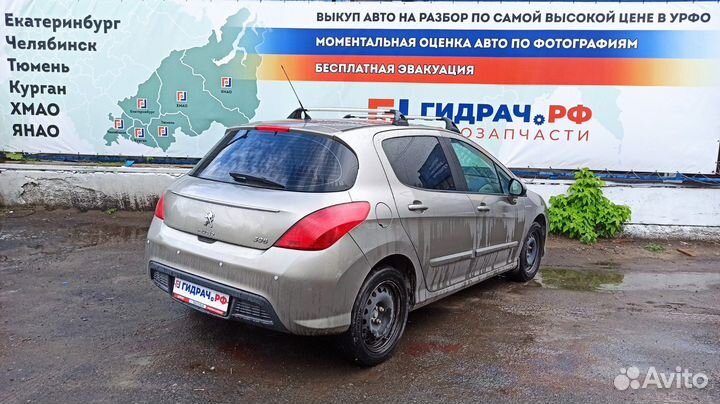 Обшивка двери багажника левая Peugeot 308 8748 NN