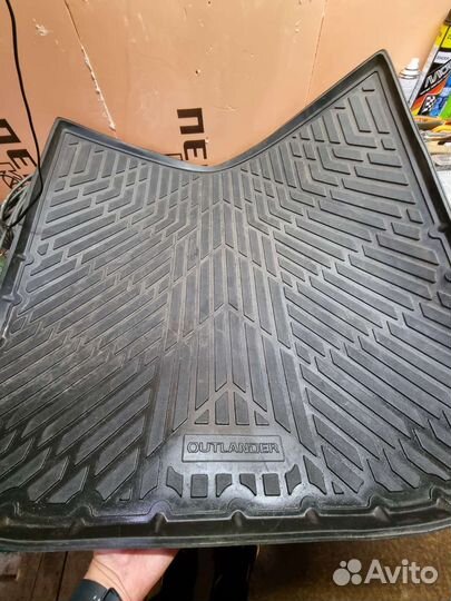 Резиновый ковер в багажник