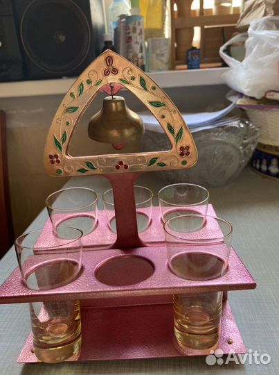 Подставка для рюмок с колокольчиком