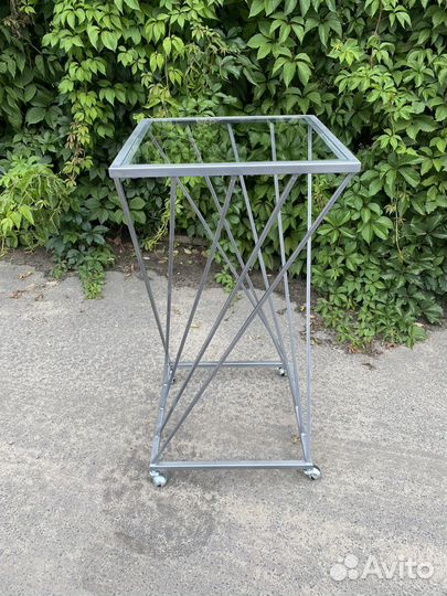 Выкатной стол под торт