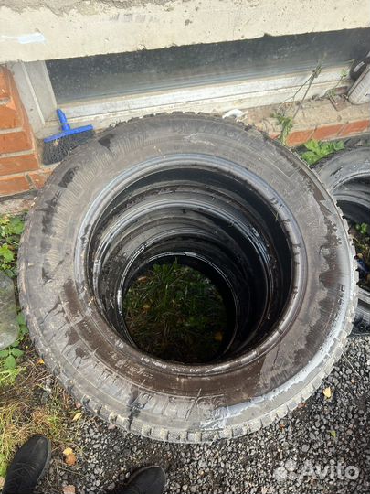 Michelin X-Ice North 3 215/60 R16