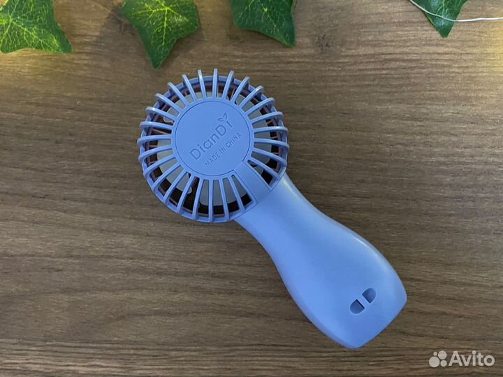 Ручной мини вентилятор