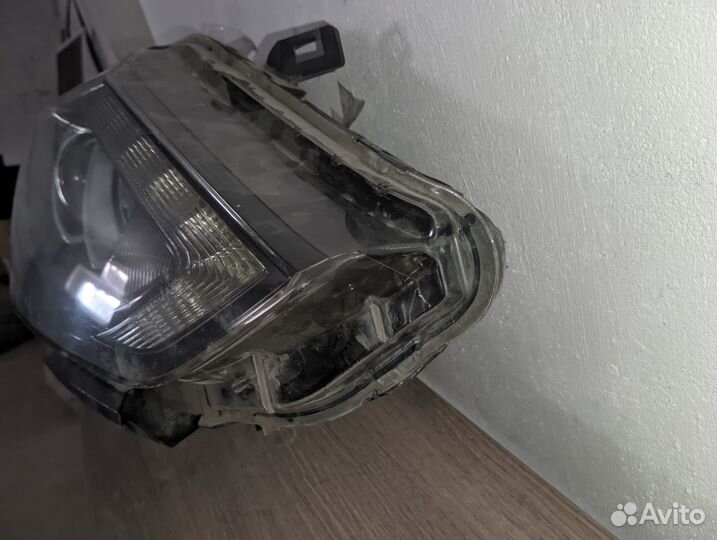 Фара левая Nissan Qashkai J11 260604EH1A