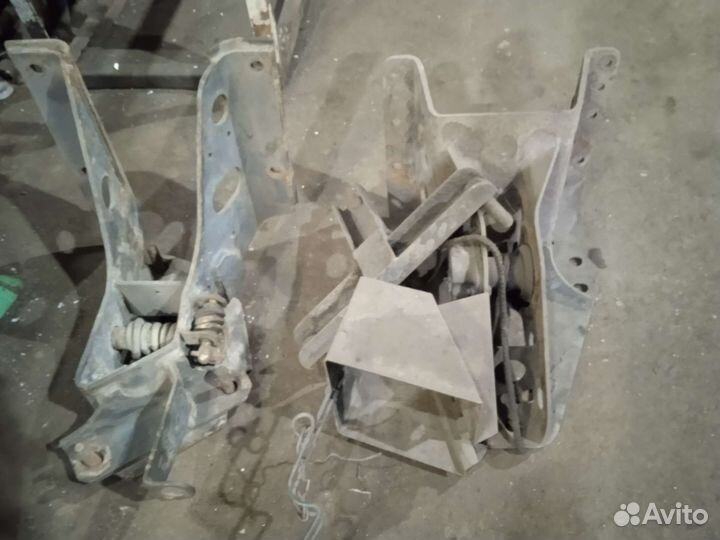 Кронштейн запасного колеса ман