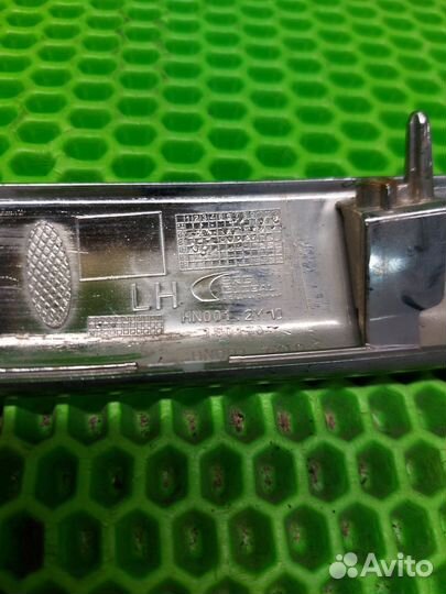 Накладка решетки радиатора передняя левая Honda