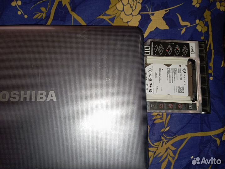 Ноутбук toshiba L850D на запчасти