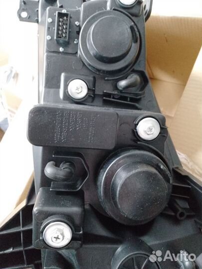 Фара правая Geely Emgrand EC7 (sedan)