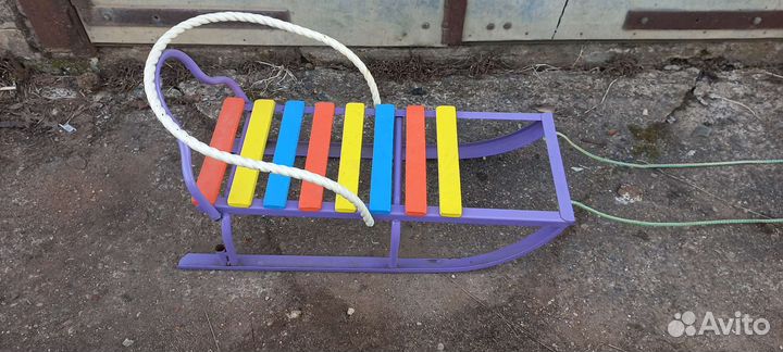 Детские зимние санки отдам за 2 киндер сюрприза