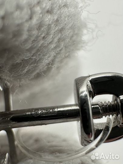 Золотые серьги пуссеты с бриллиантами