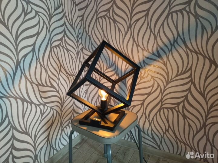 Настольная лампа 