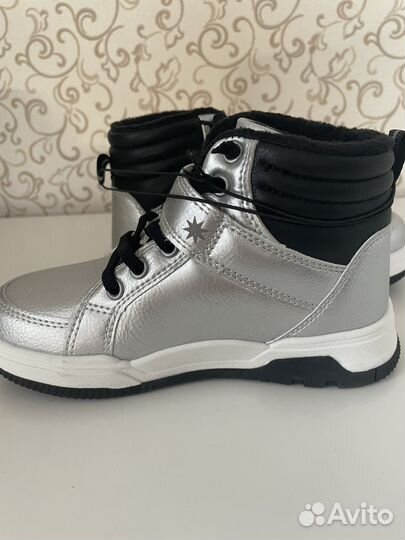 Демисезонные ботинки для девочки новые 31 размер