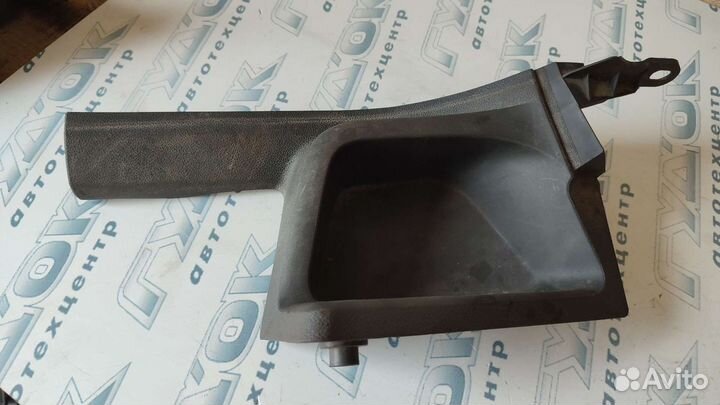 Накладка порога внутренняя зад правая Форд Фокус 2