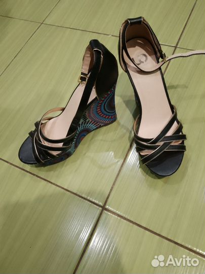 Босоножки женские 37 размер