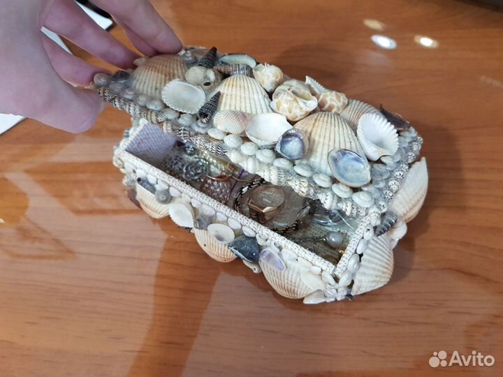 Шкатулка из ракушек