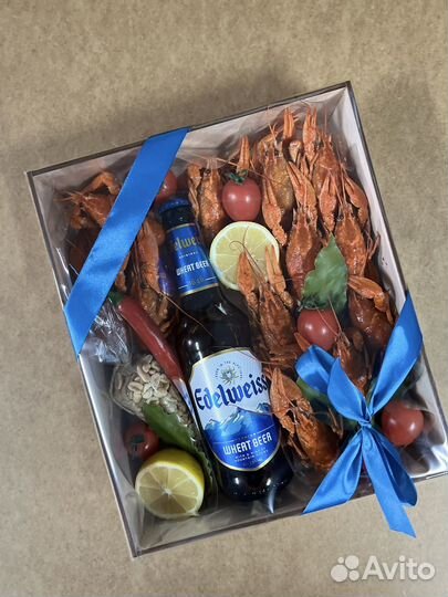 Подарок мужчине на праздник из раков