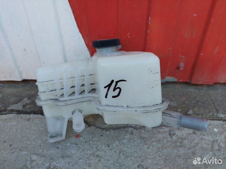 Расширительный бачок инвертора Toyota Camry