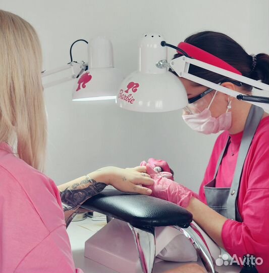 Нужна модель на маникюр