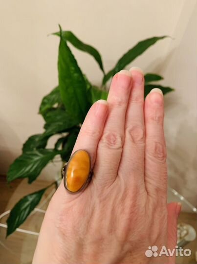 Серебряное кольцо янтарь