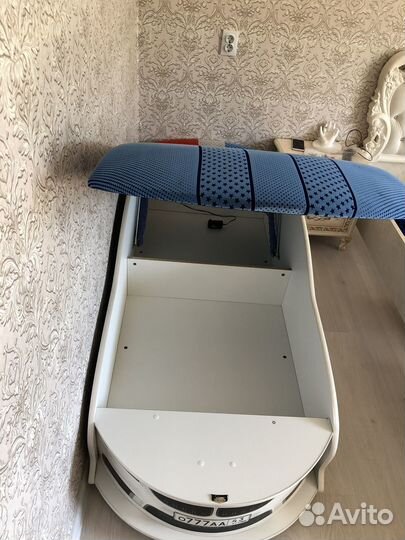 Детская кровать машина с подсветкой