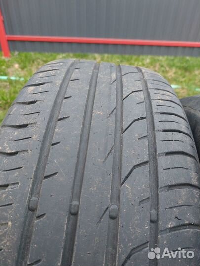 Continental ContiPremiumContact 2 215/55 R17 94V