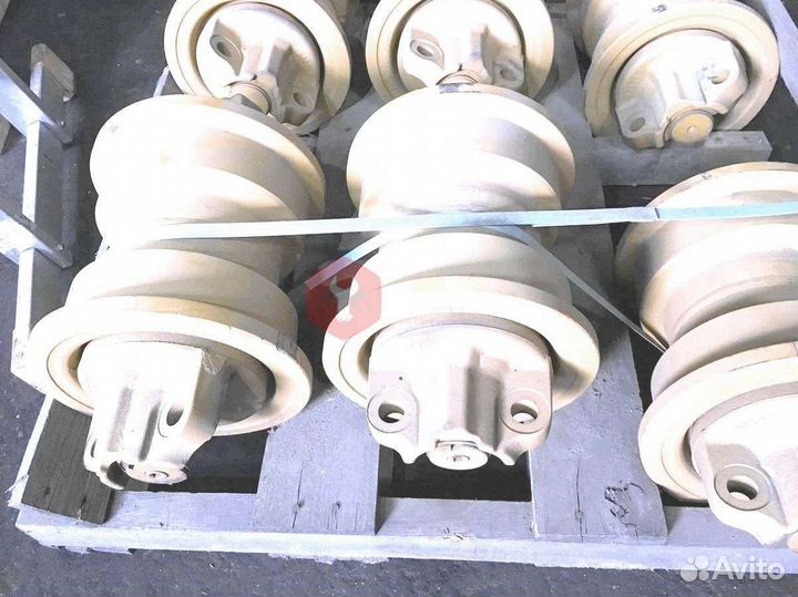 Каток Komatsu PC230-6 205-30-K1200