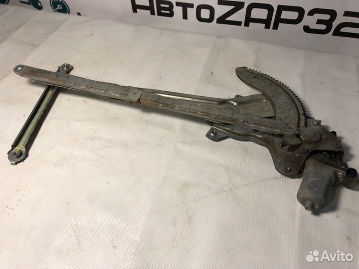 Стеклоподъемник передний левый Suzuki Sx4 седан