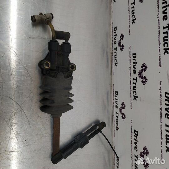 Кран уровня пола кабины Renault Magnum volvo DXI12