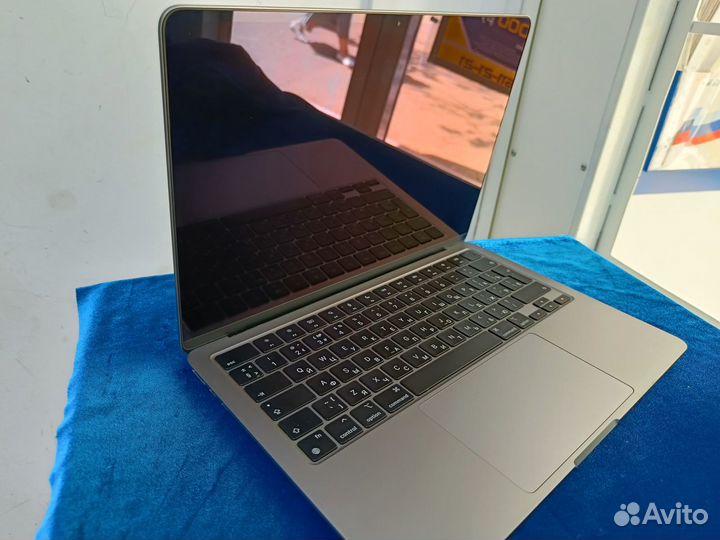 Ноутбук MacBook Air 13 (M2, 2022) 8 Гб, 512 Гб