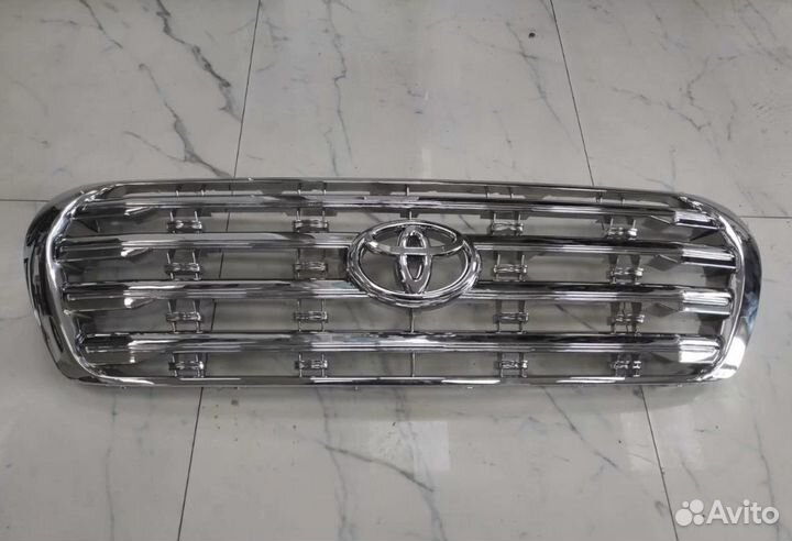Решетки радиатора Toyota Land Cruiser 200