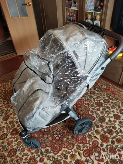 Прогулочная коляска для двойни или погодок