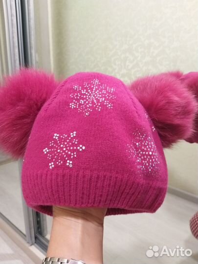 Шапка зимняя (фуксия) с натуральными помпонами
