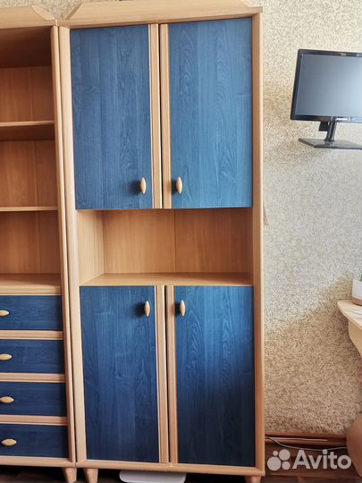 Шкаф, стеллаж