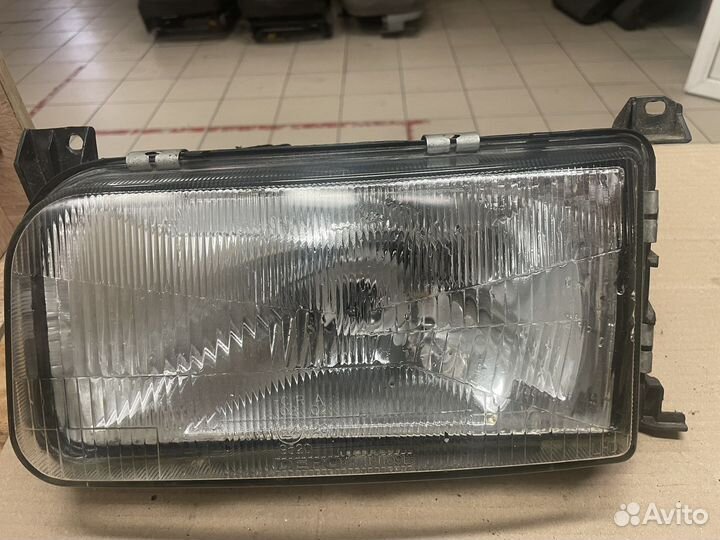 Фара левая Volkswagen Passat B3 4411109llde