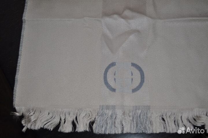 Gucci. палантин. оригинал