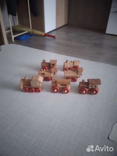 Коллекция игрушек из киндера и2 модели самолётов