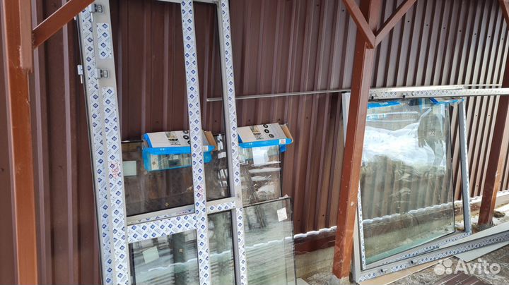 Дверь алюминиевая с фрамугой, однокамерный сп