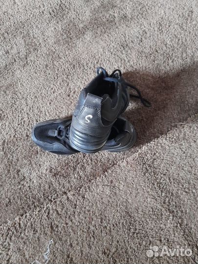 Кроссовки женские для танцев